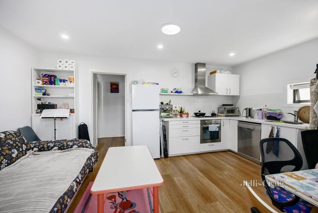 1/16 Kauri Grove, Glen&nbsp;Waverley image 2