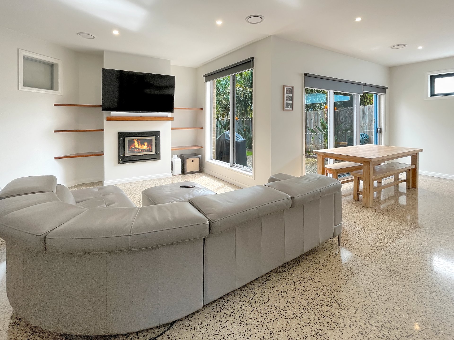 1/16 Morris Street, Belmont image 2