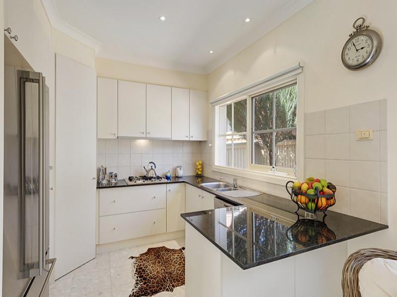 1/16 Rosedale Road, Glen Iris image 5