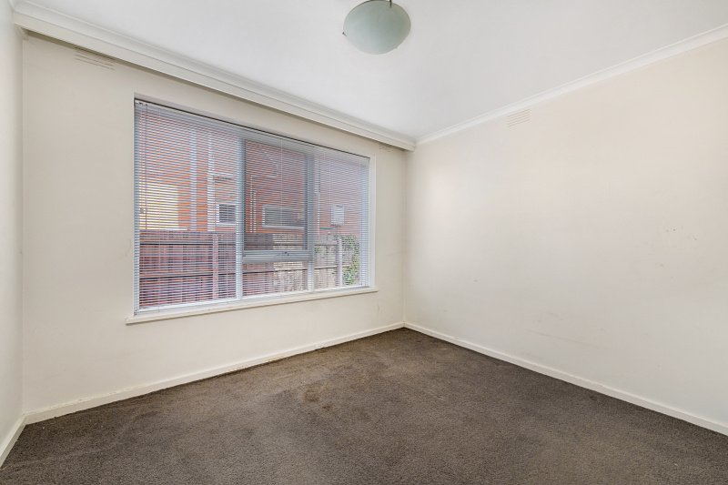 1 / 16 Royal Avenue GLEN HUNTLY, VIC 3163