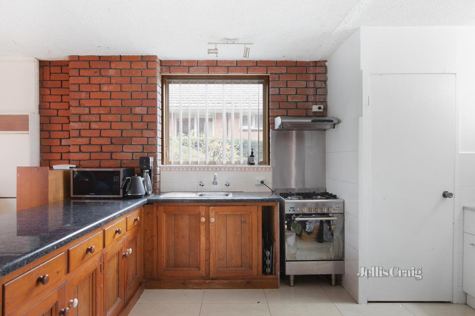 1/16 Seymour Grove, Camberwell image 3
