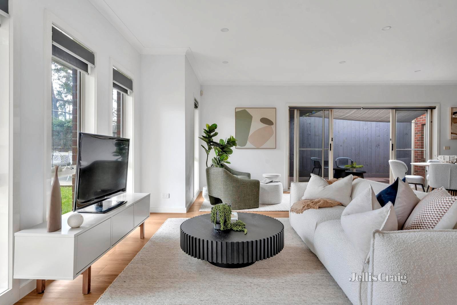 1/160 Derby Street, Pascoe Vale image 2