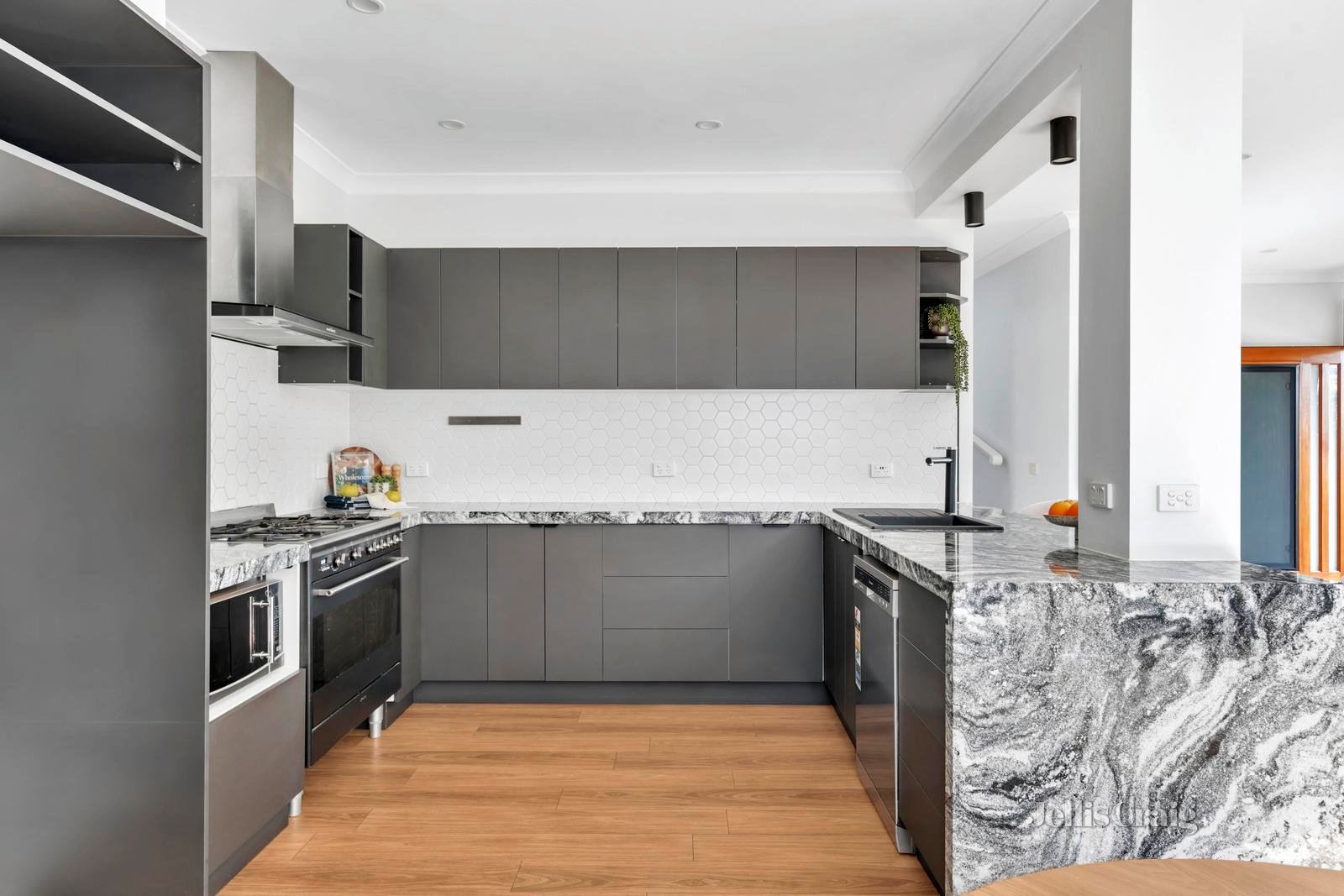 1/160 Derby Street, Pascoe Vale image 3