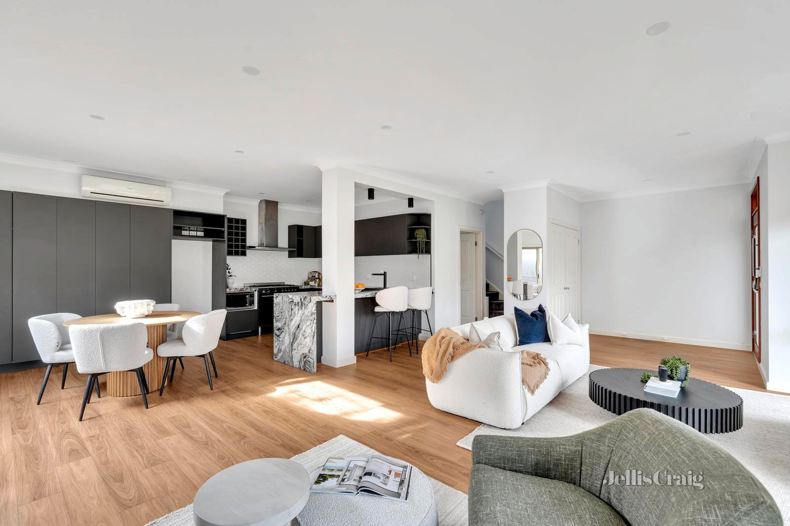 1/160 Derby Street, Pascoe Vale image 4