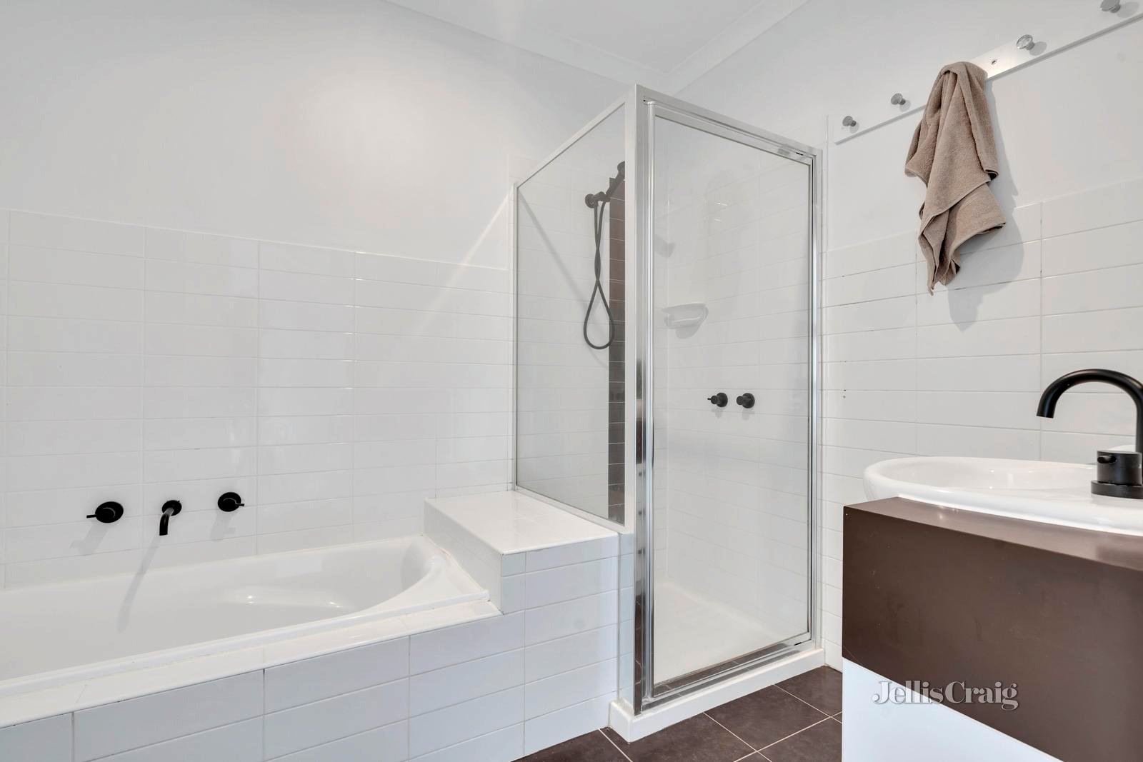 1/160 Derby Street, Pascoe Vale image 7