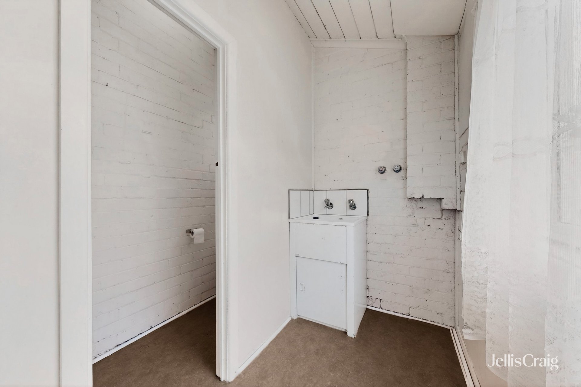 1/160 Oakleigh, Carnegie image 11