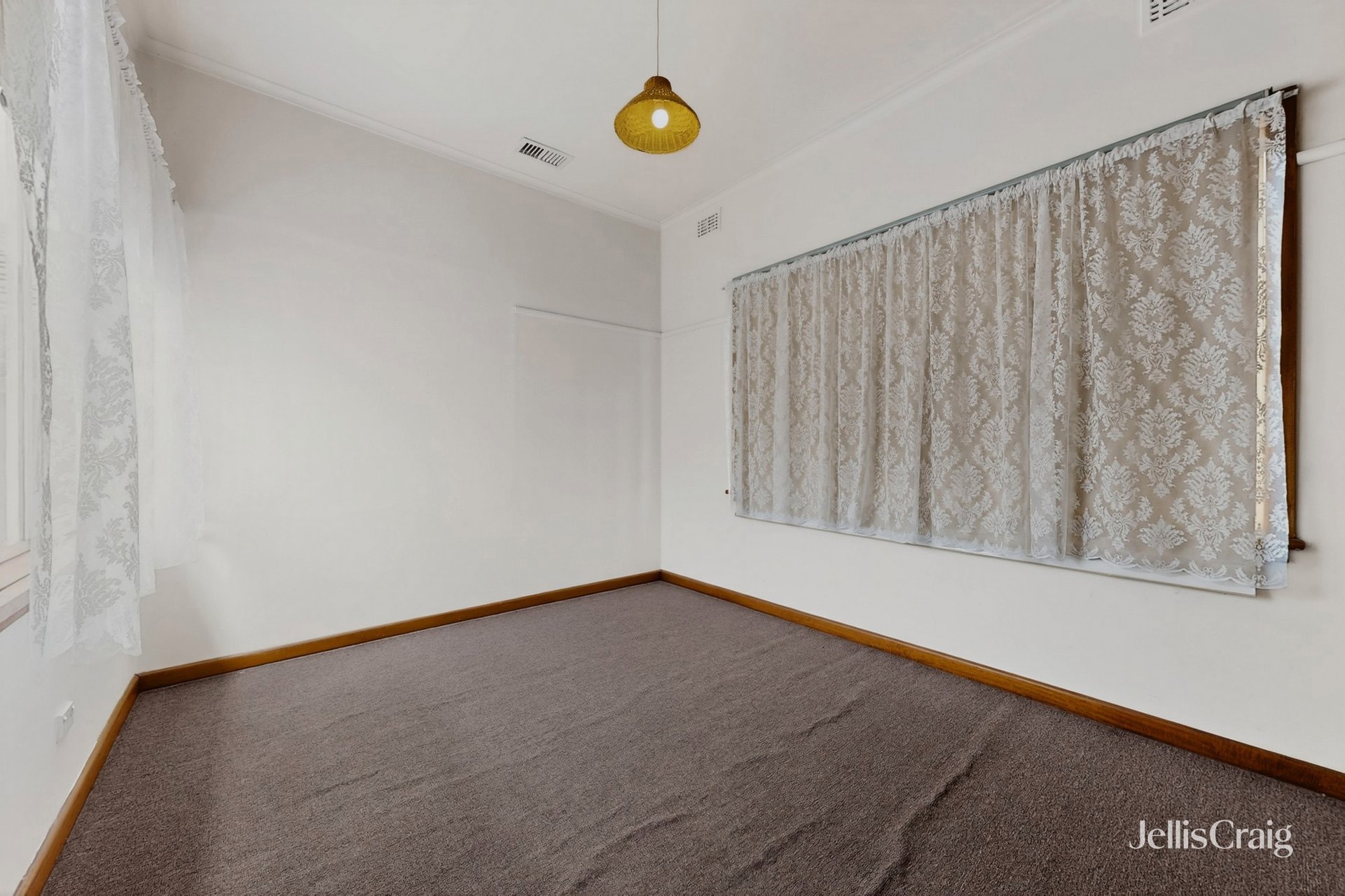 1/160 Oakleigh, Carnegie image 12