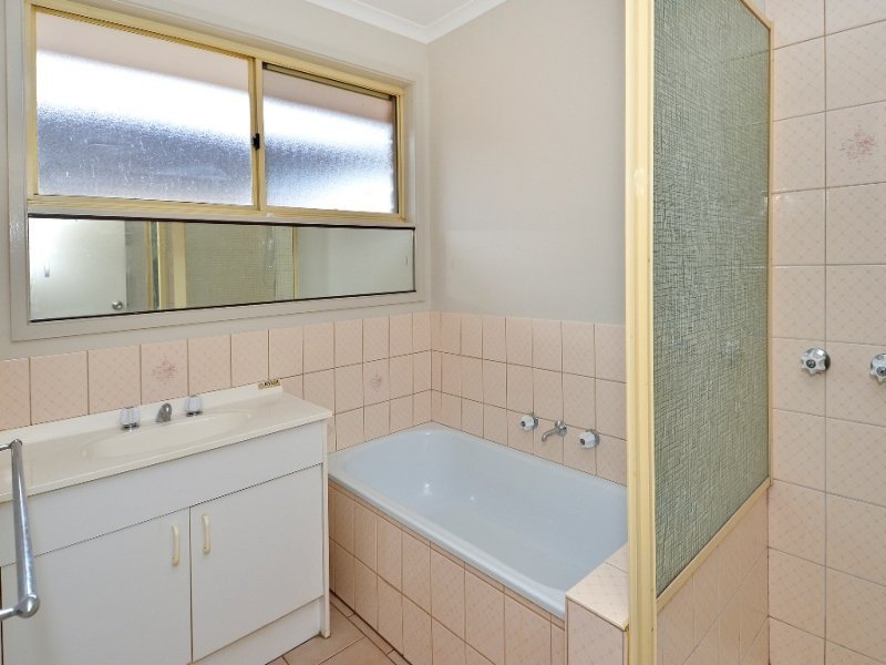 1/161 Townsend Road, Whittington image 6