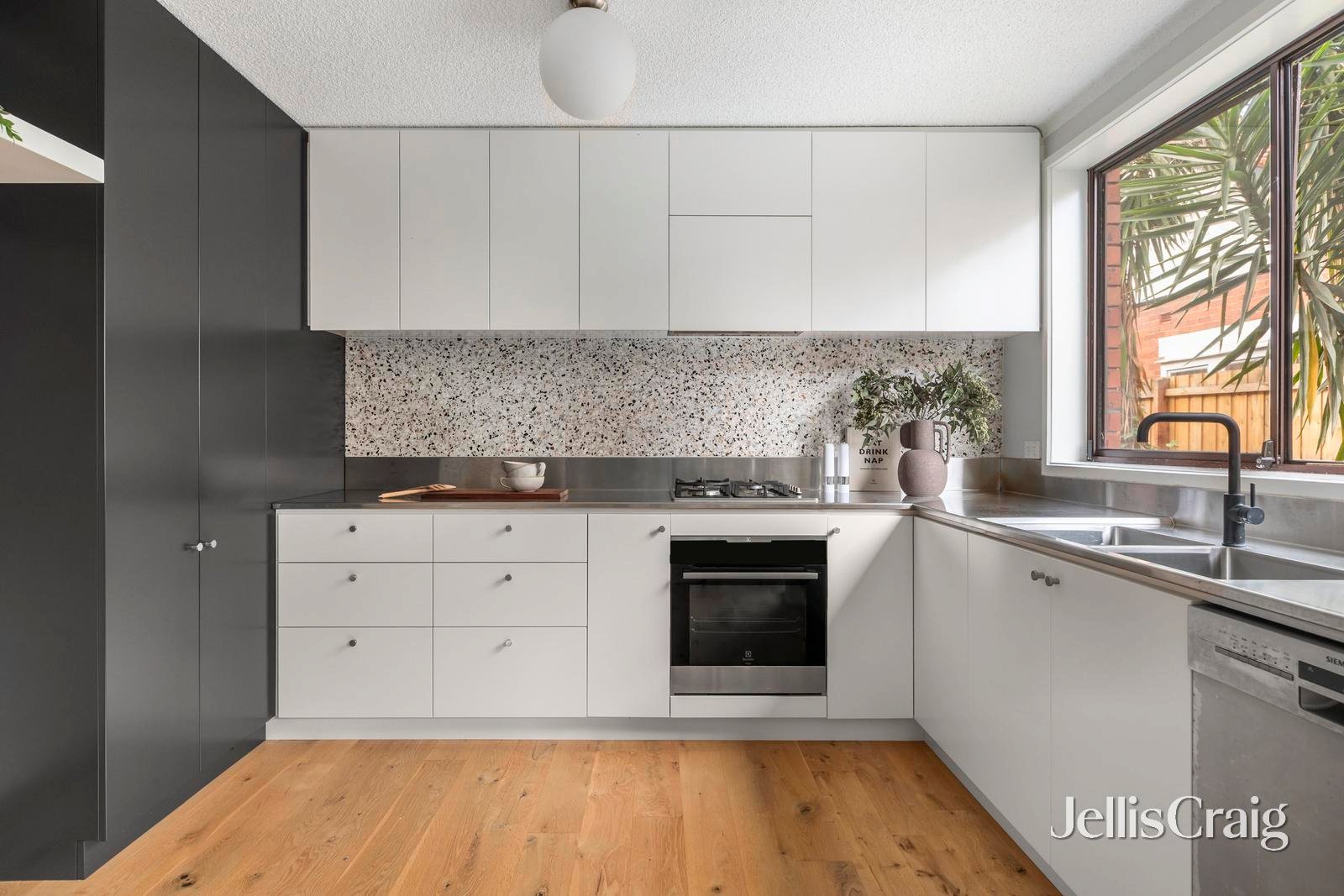 1/165 Kent Street, Ascot&nbsp;Vale image 2