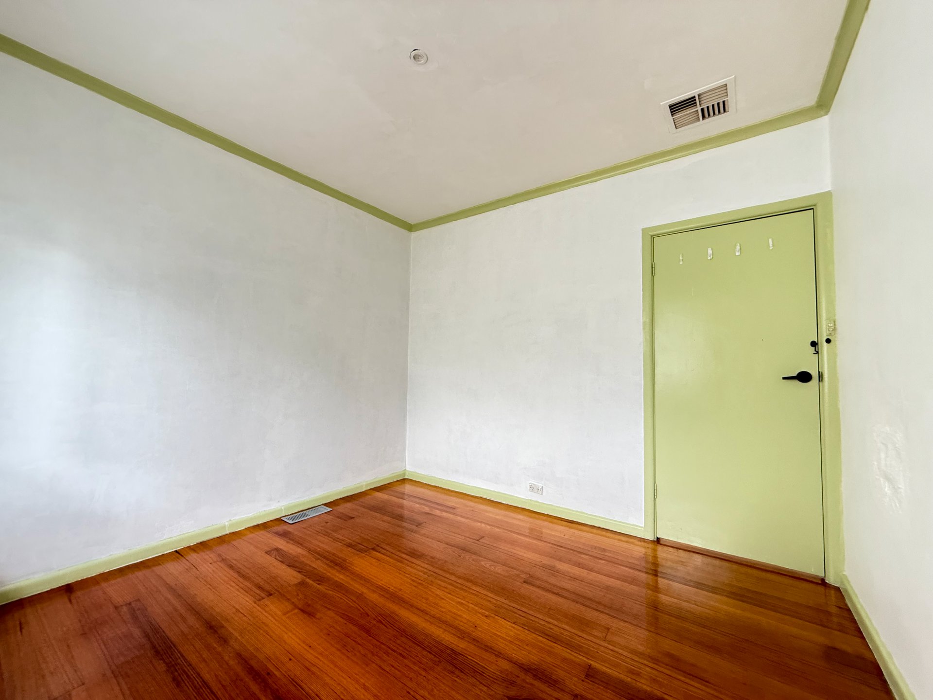 1/166 Blackburn Road, Glen Waverley image 8