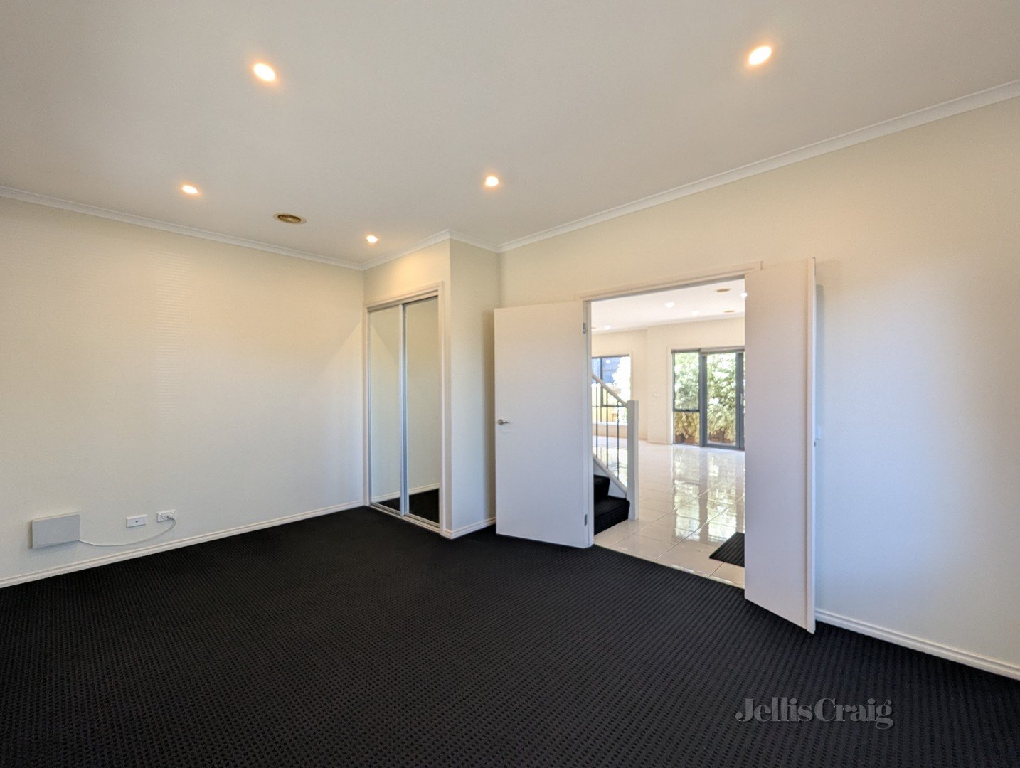 1/167 Cumberland Road, Pascoe Vale image 5