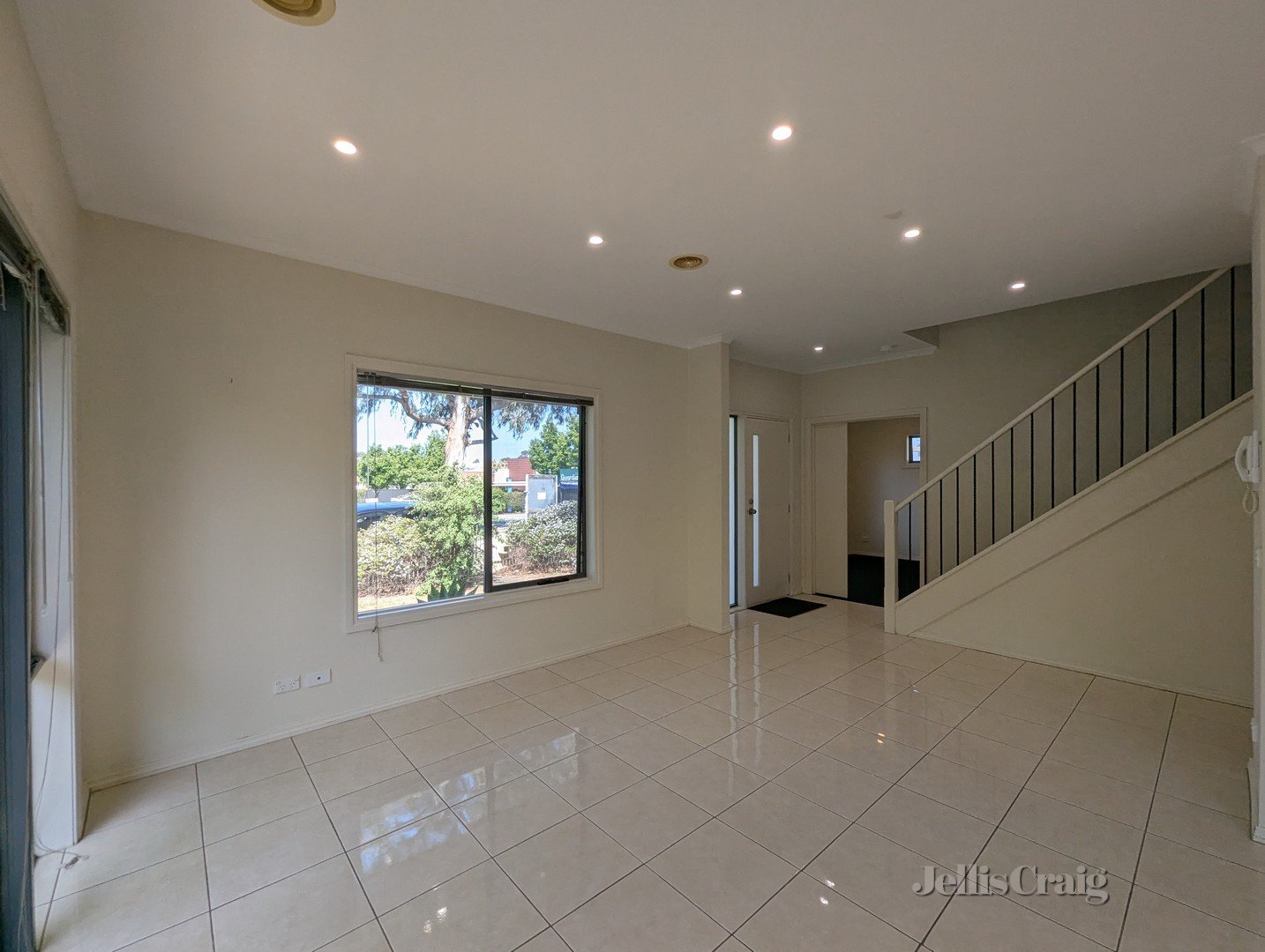 1/167 Cumberland Road, Pascoe Vale image 1