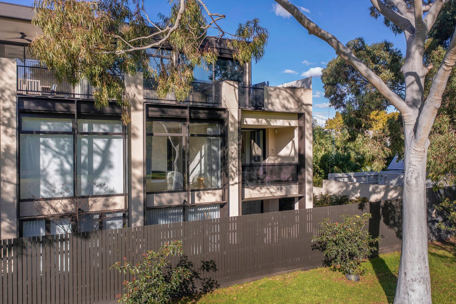 Property Gallery Thumbnail 12
