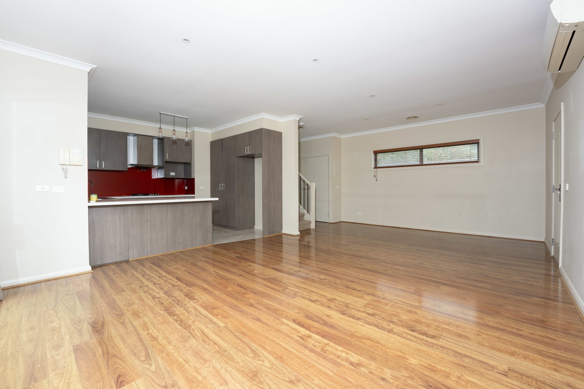 1/167 Surrey Road, Blackburn image 2