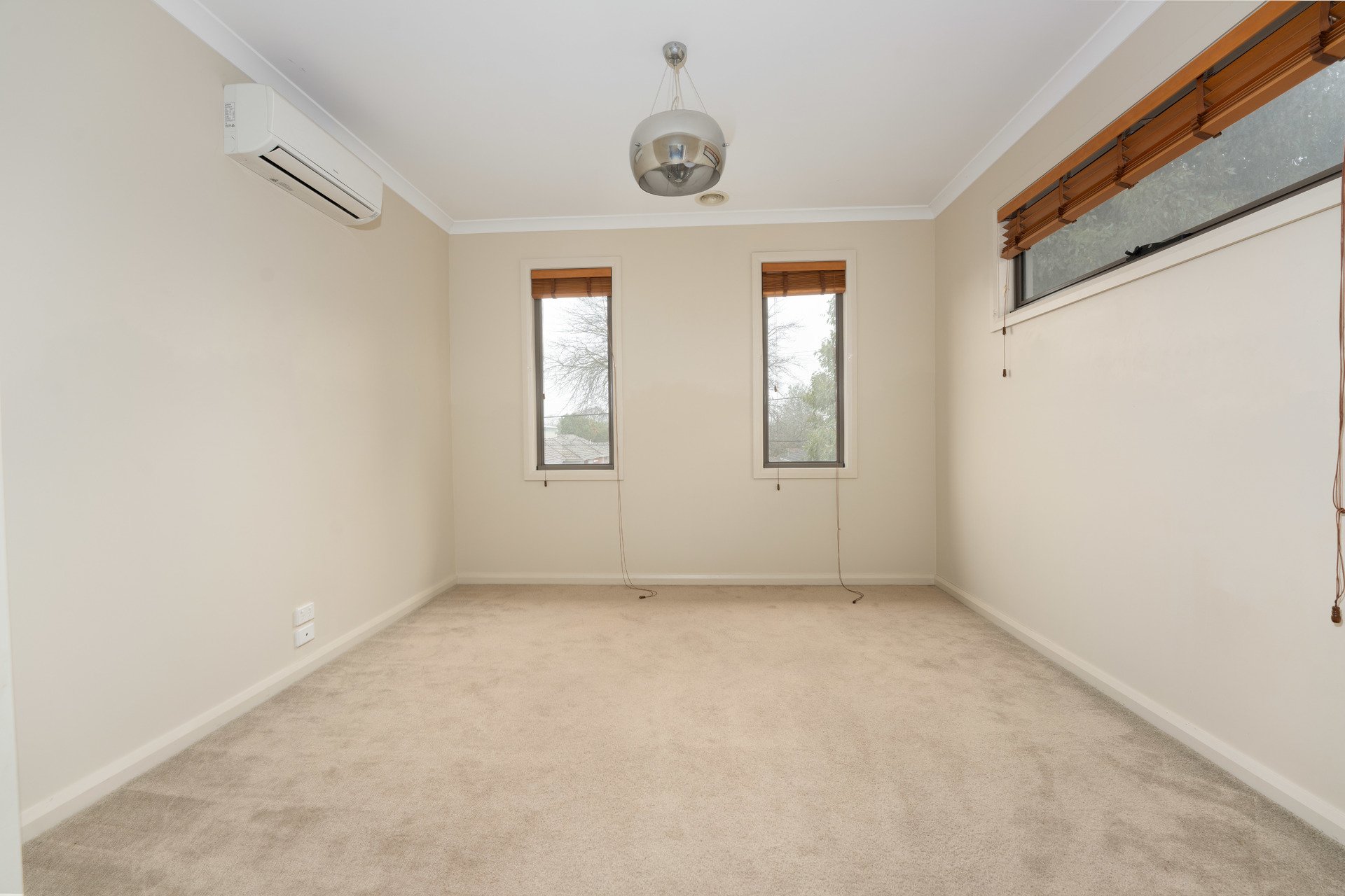 1/167 Surrey Road, Blackburn image 4