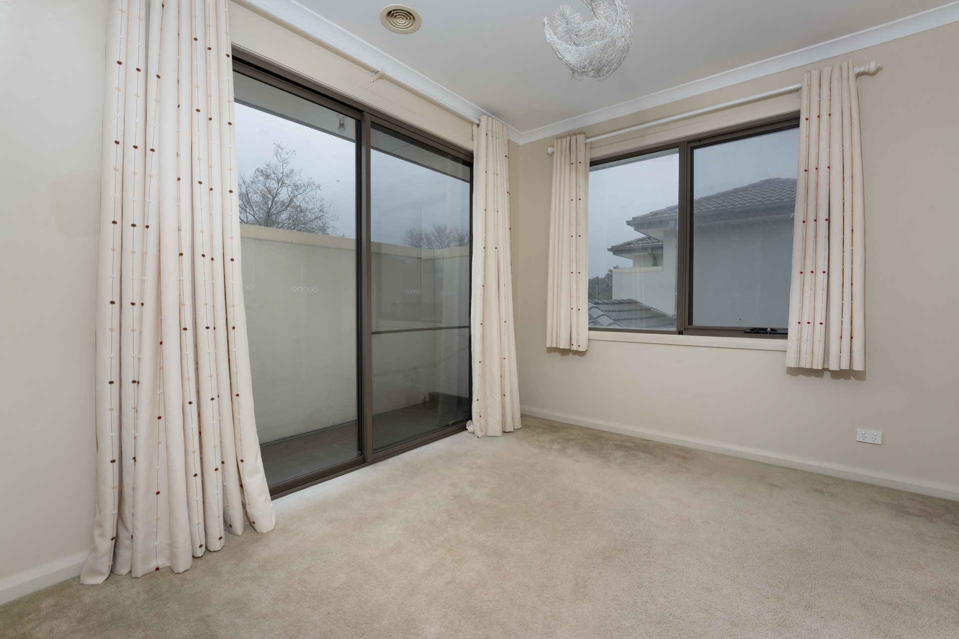 1/167 Surrey Road, Blackburn image 6