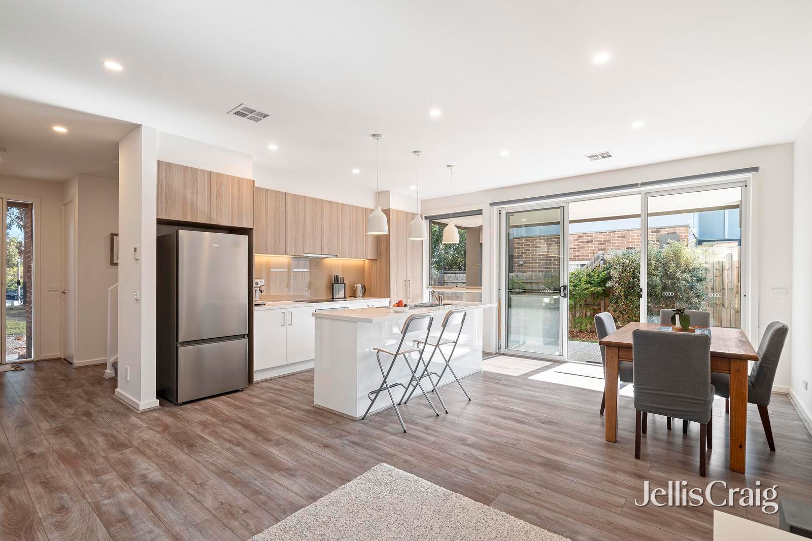 1/169 Lincoln Road, Croydon image 3