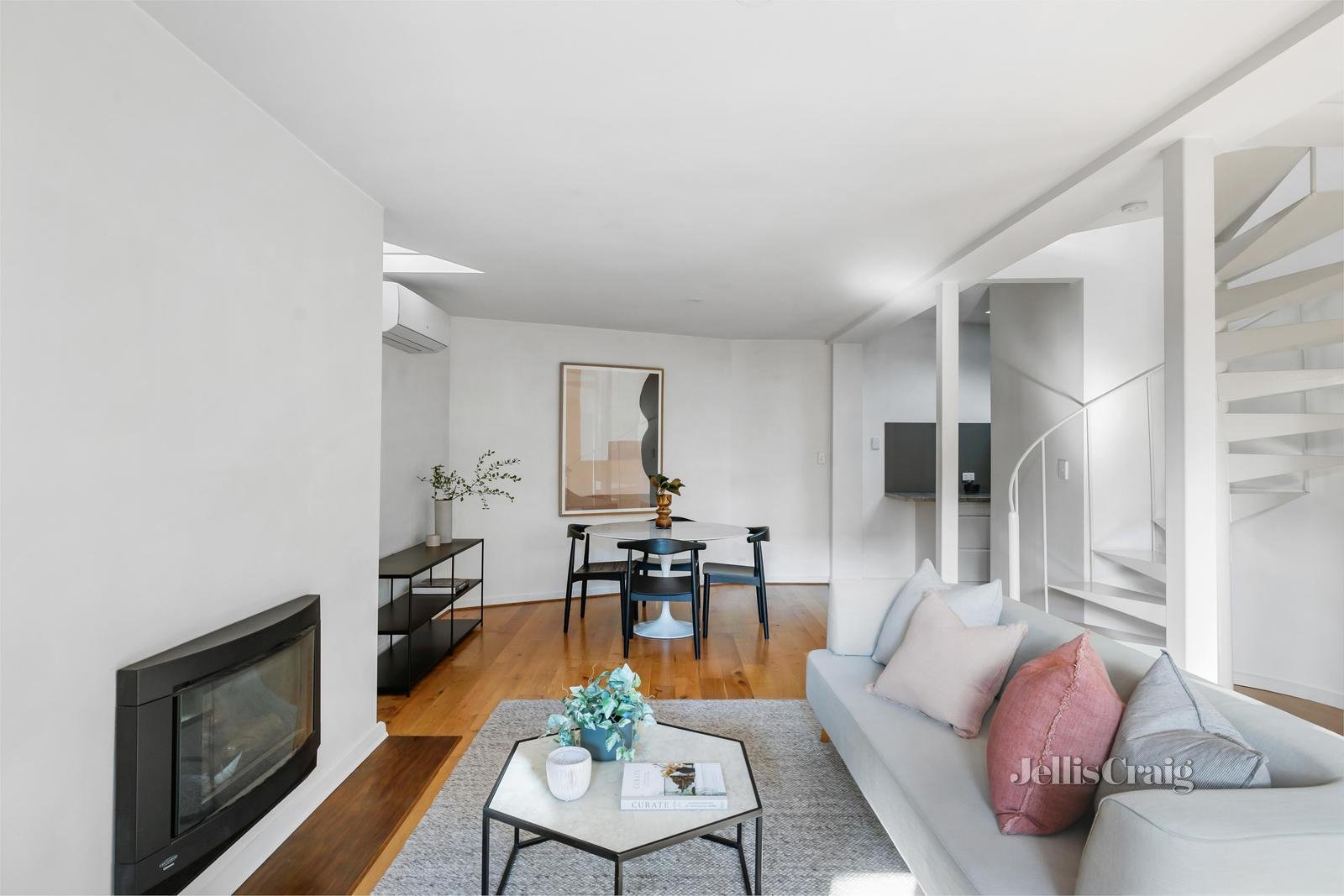 1/16a Macfarlan Lane, South Yarra image 5