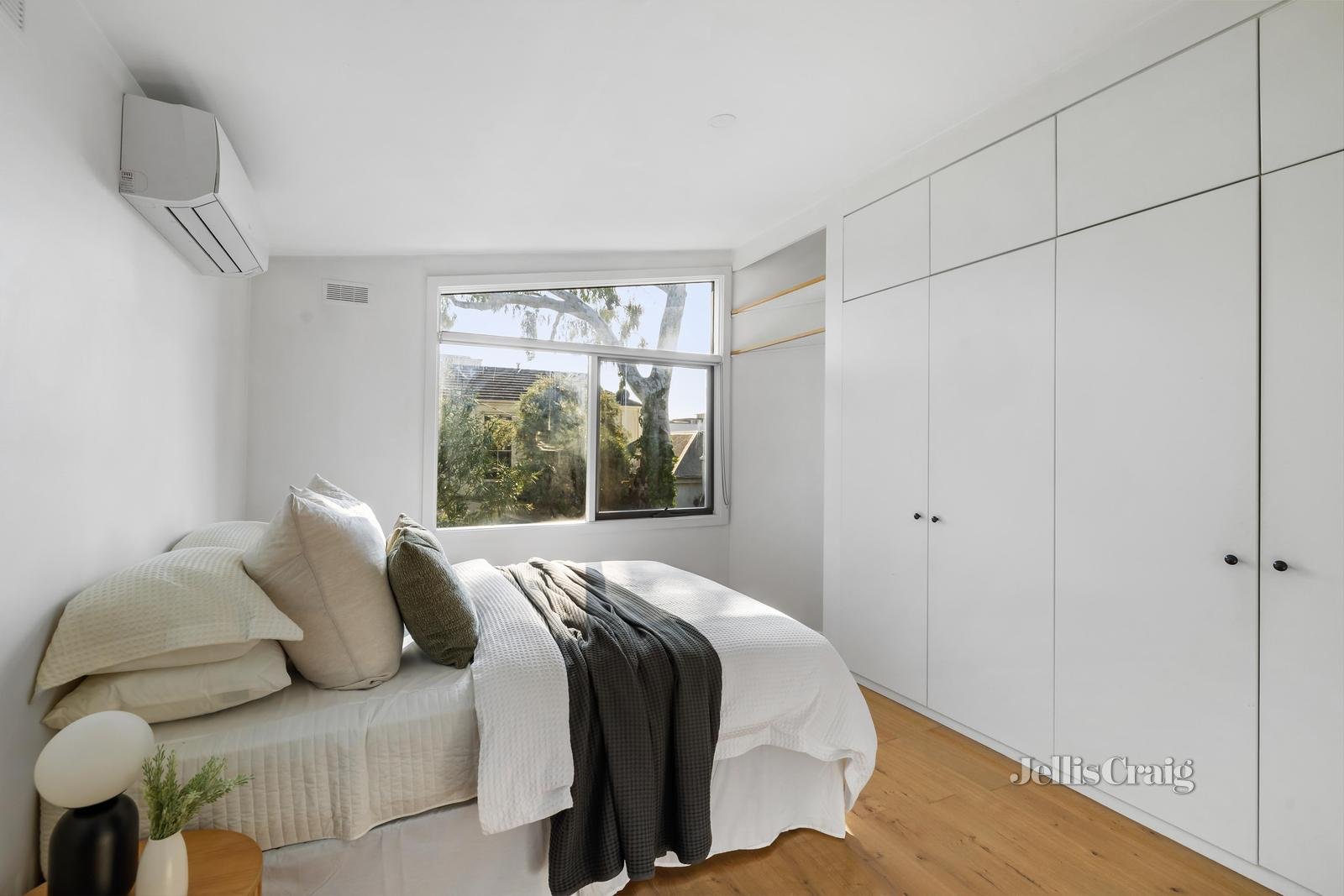 1/16a Macfarlan Lane, South Yarra image 8