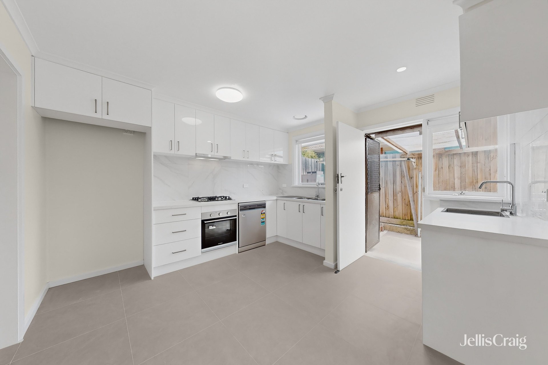 1/17 Brougham Street, Box&nbsp;Hill image 3