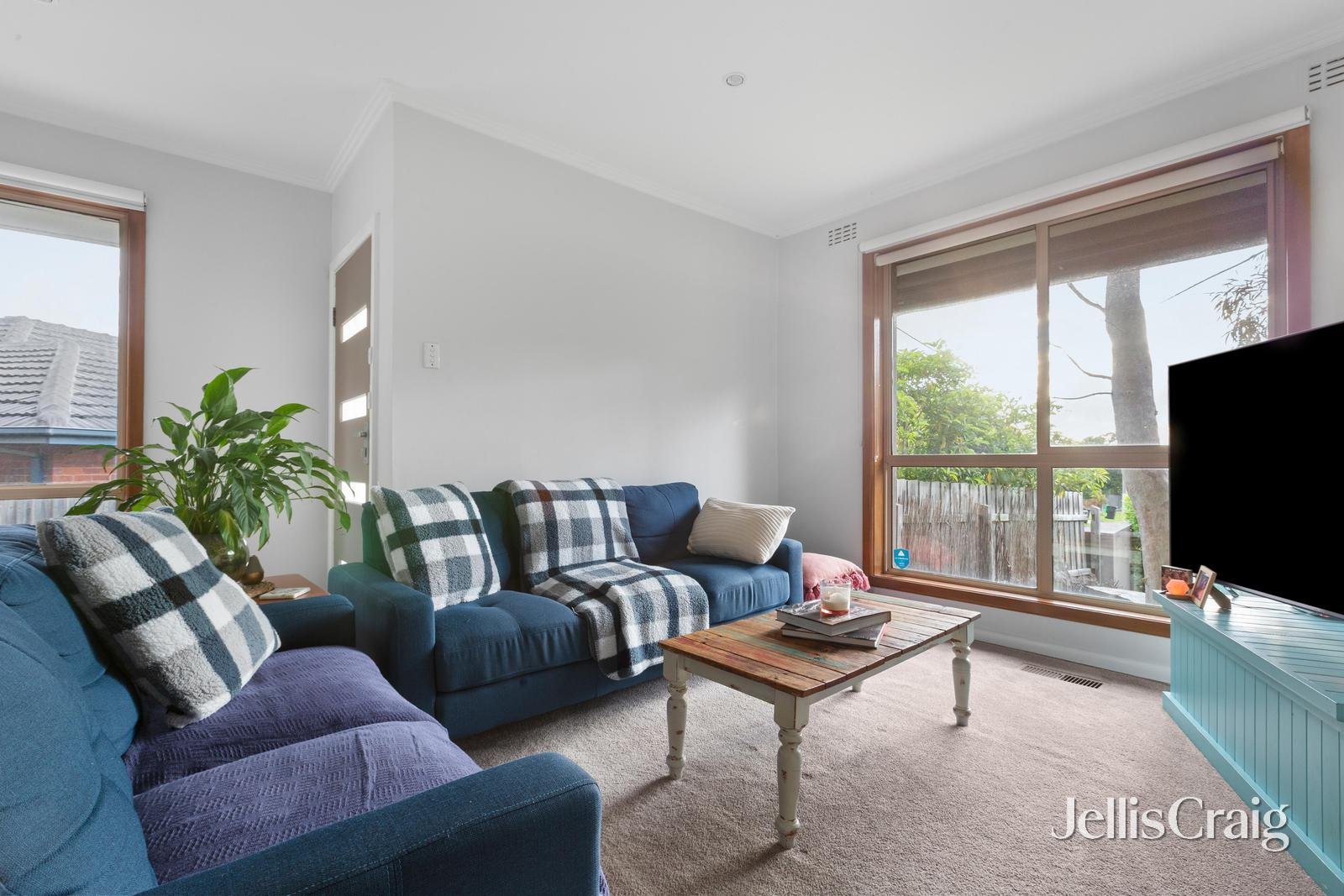 1/17 Burns Court, Heidelberg Heights image 2