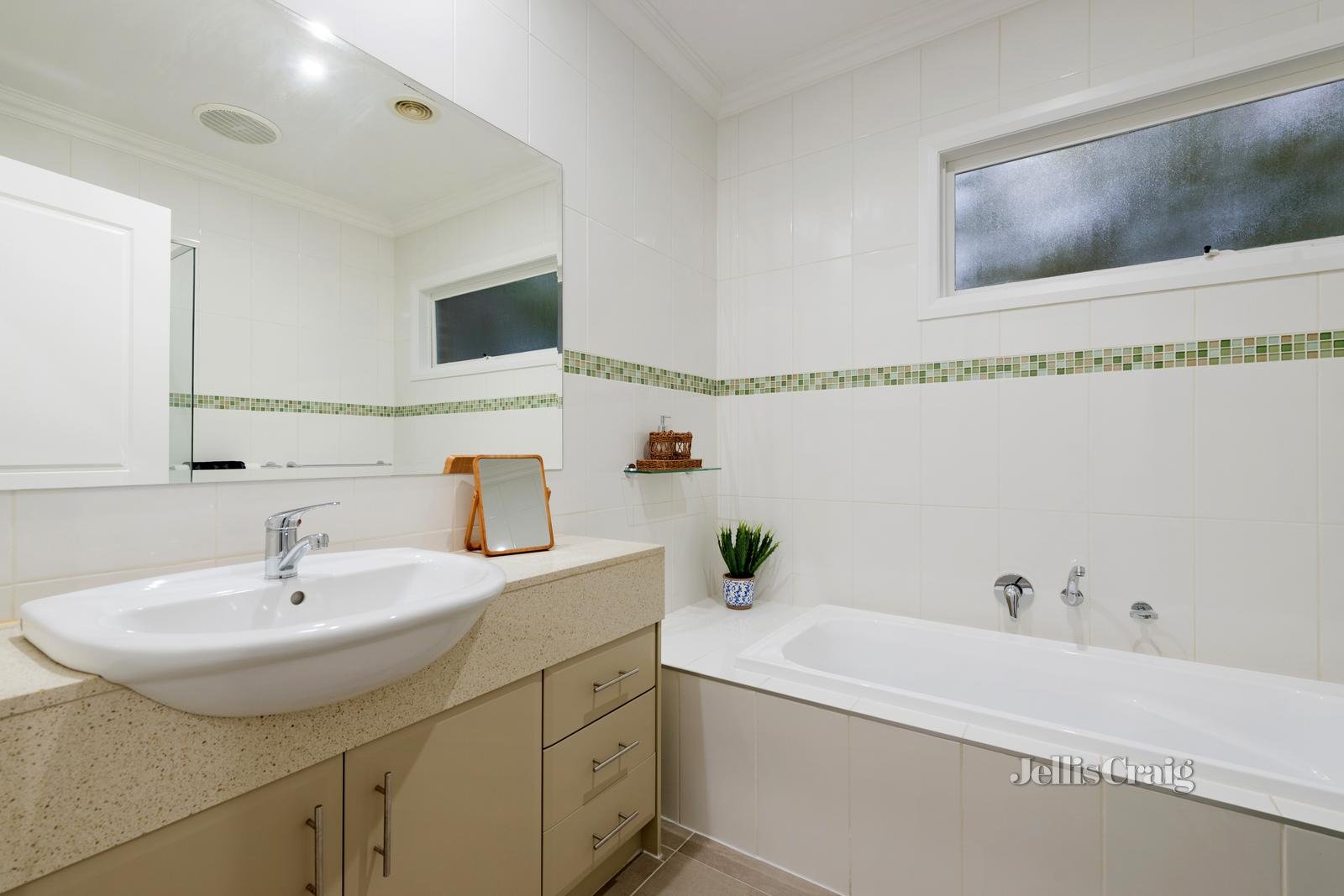 1/17 Cheviot Road, Mount Waverley image 6