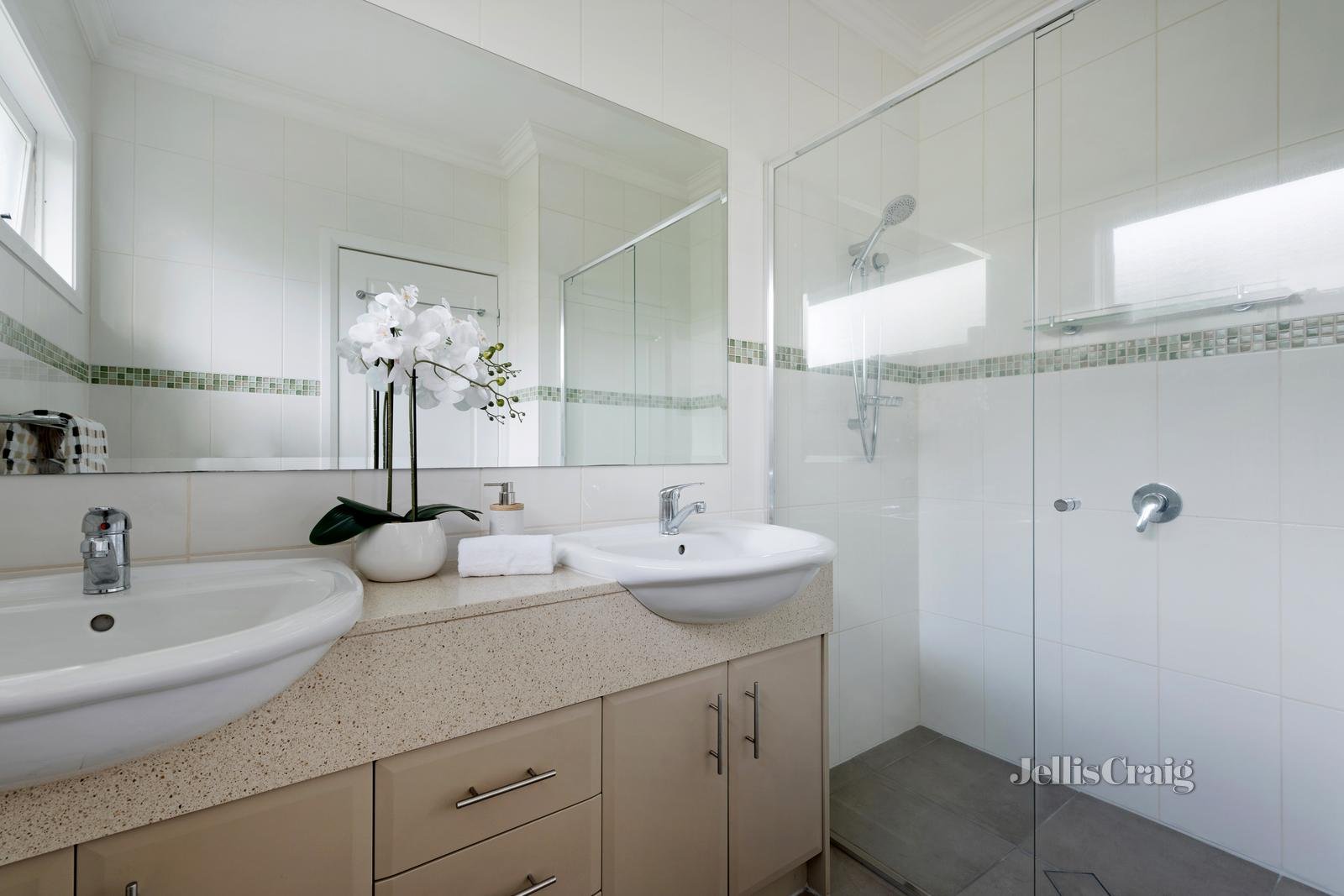 1/17 Cheviot Road, Mount Waverley image 8