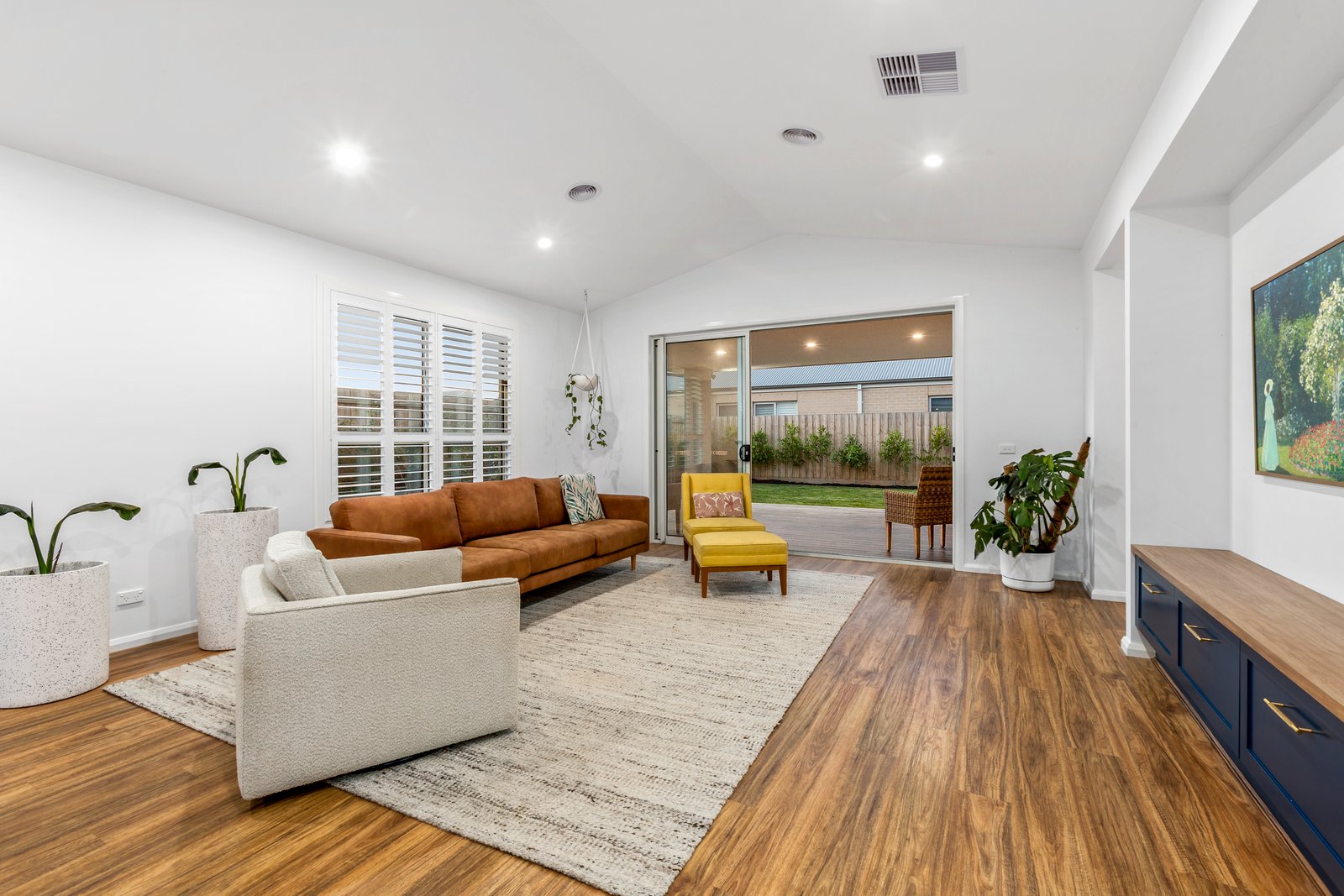 Property Gallery Thumbnail 6