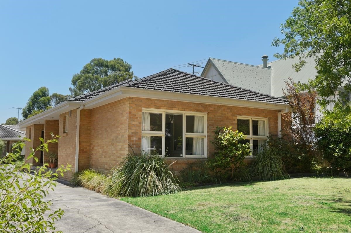 1/17 Garden Road, Camberwell image 1