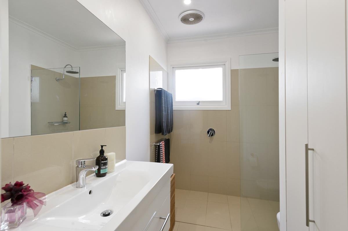 1/17 Garden Road, Camberwell image 5