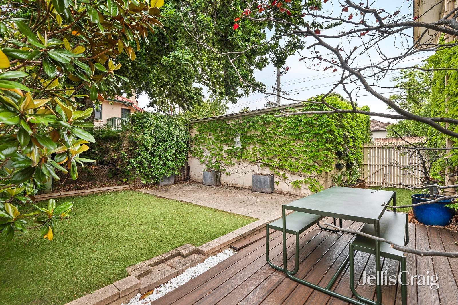 1/17 Hennessy Avenue, Elwood image 2
