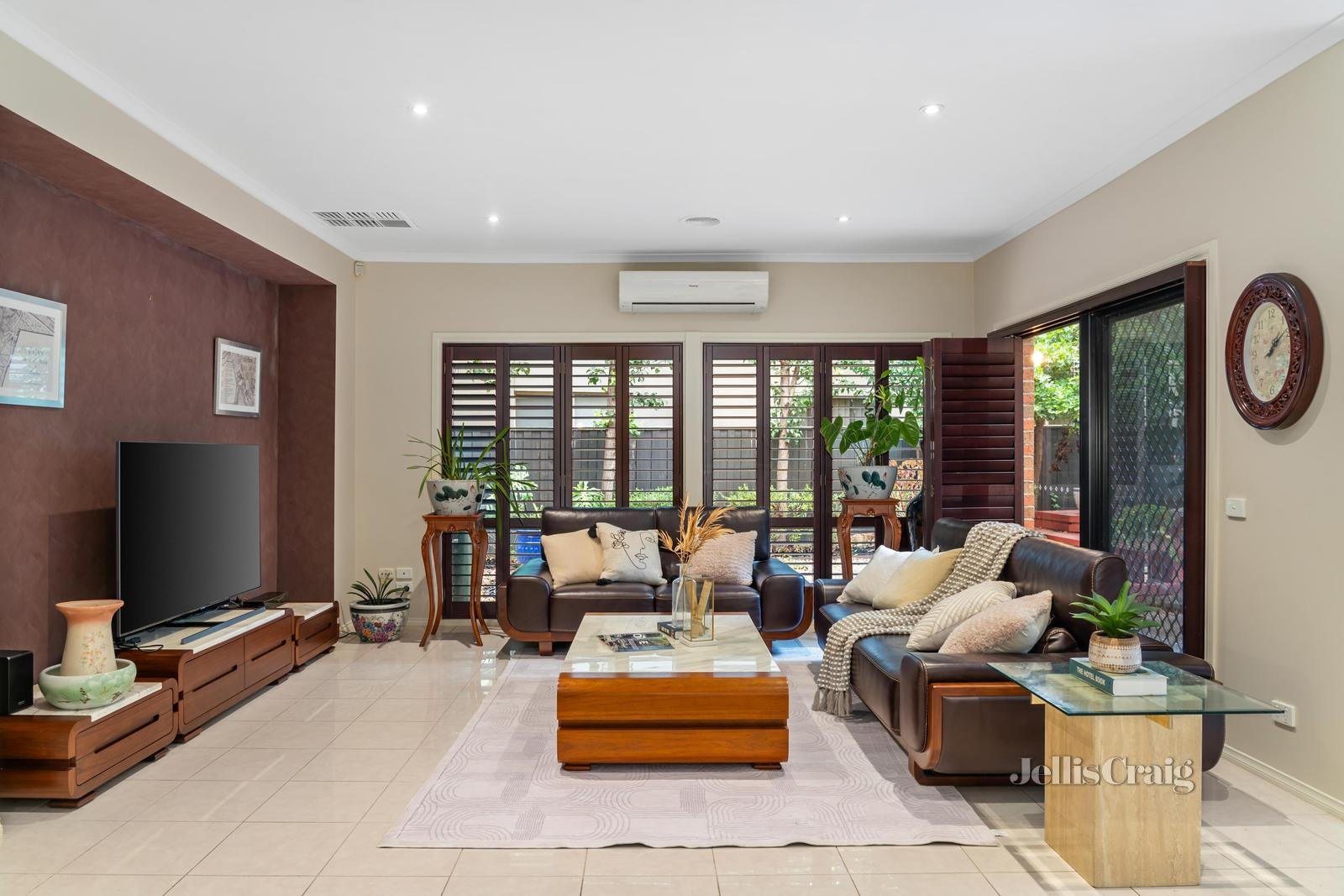 117 Herriotts Boulevard, Glen Waverley image 6