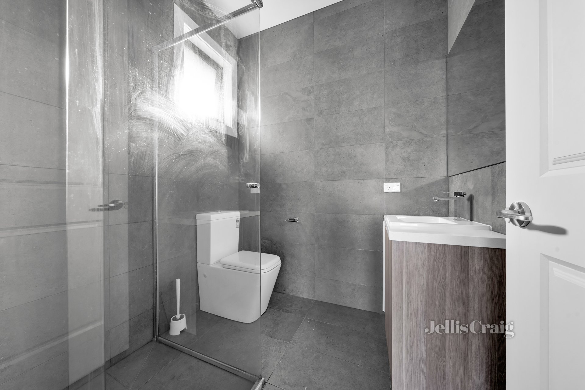 1/17 Hillcrest Avenue, Chadstone image 4