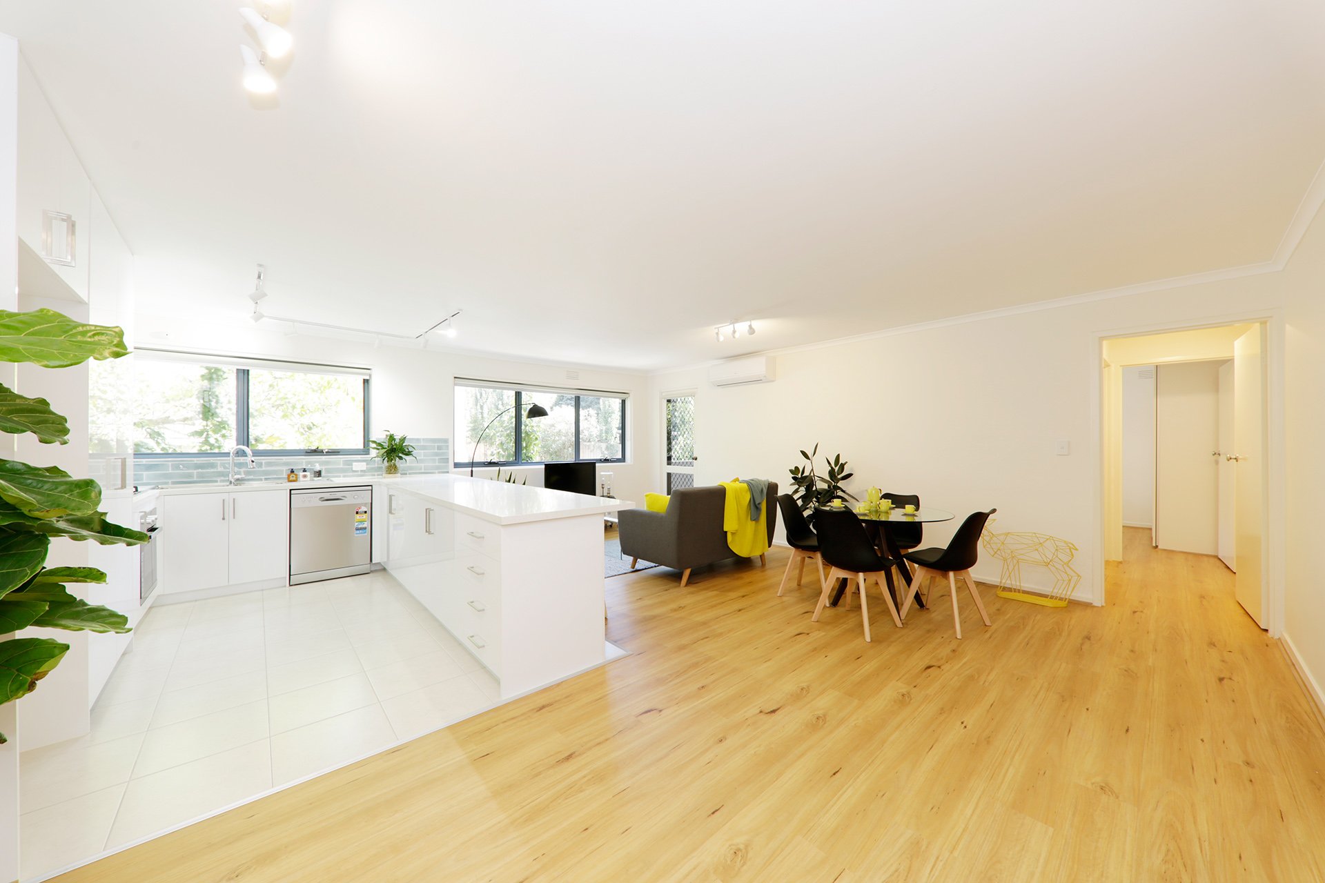 11/7 John Street, Box Hill image 3