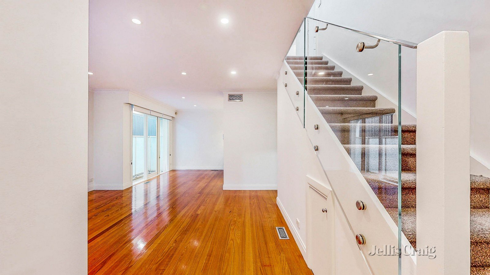 1/17 Nicholson St, South Yarra image 3