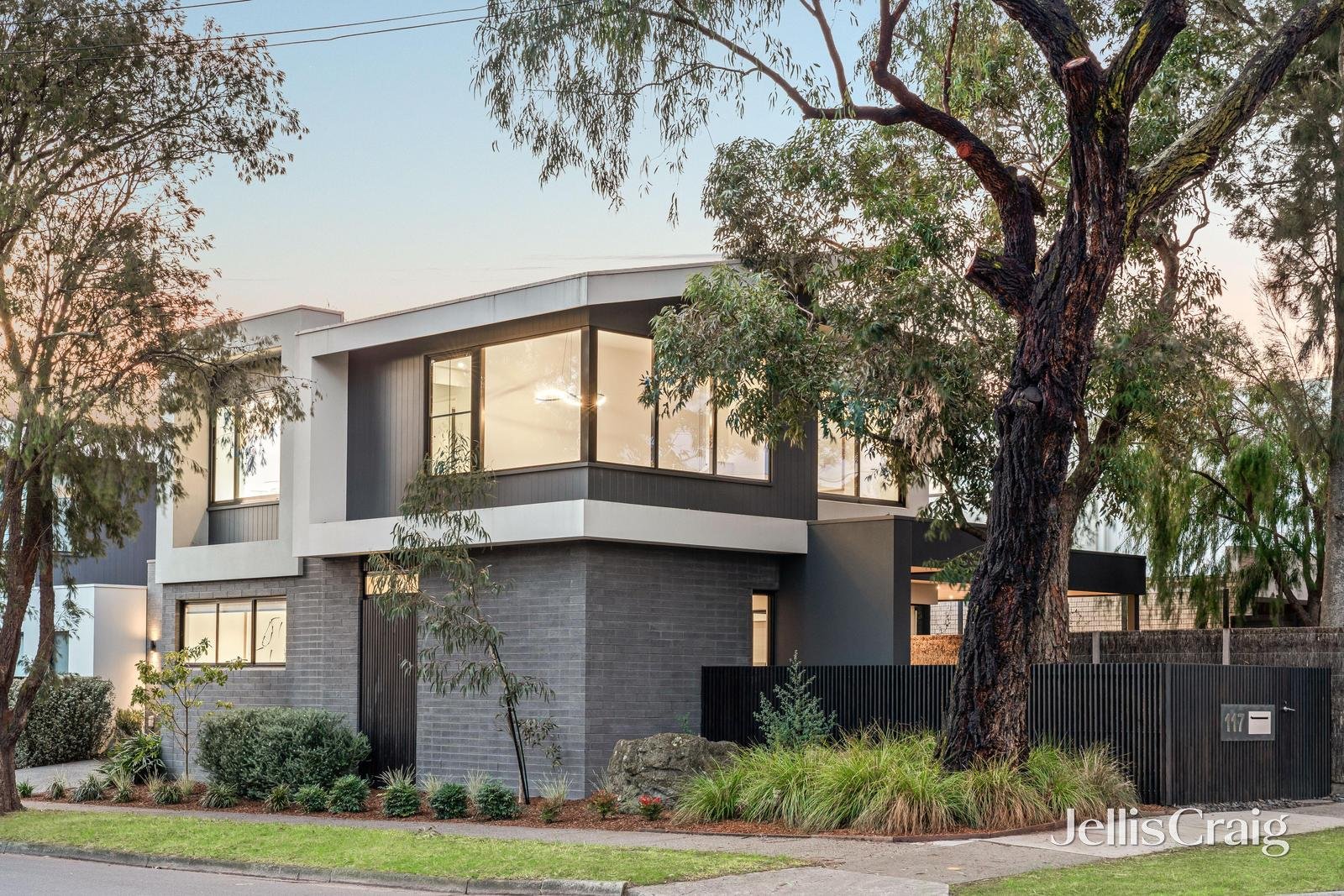 117 Oak Street, Beaumaris image 1