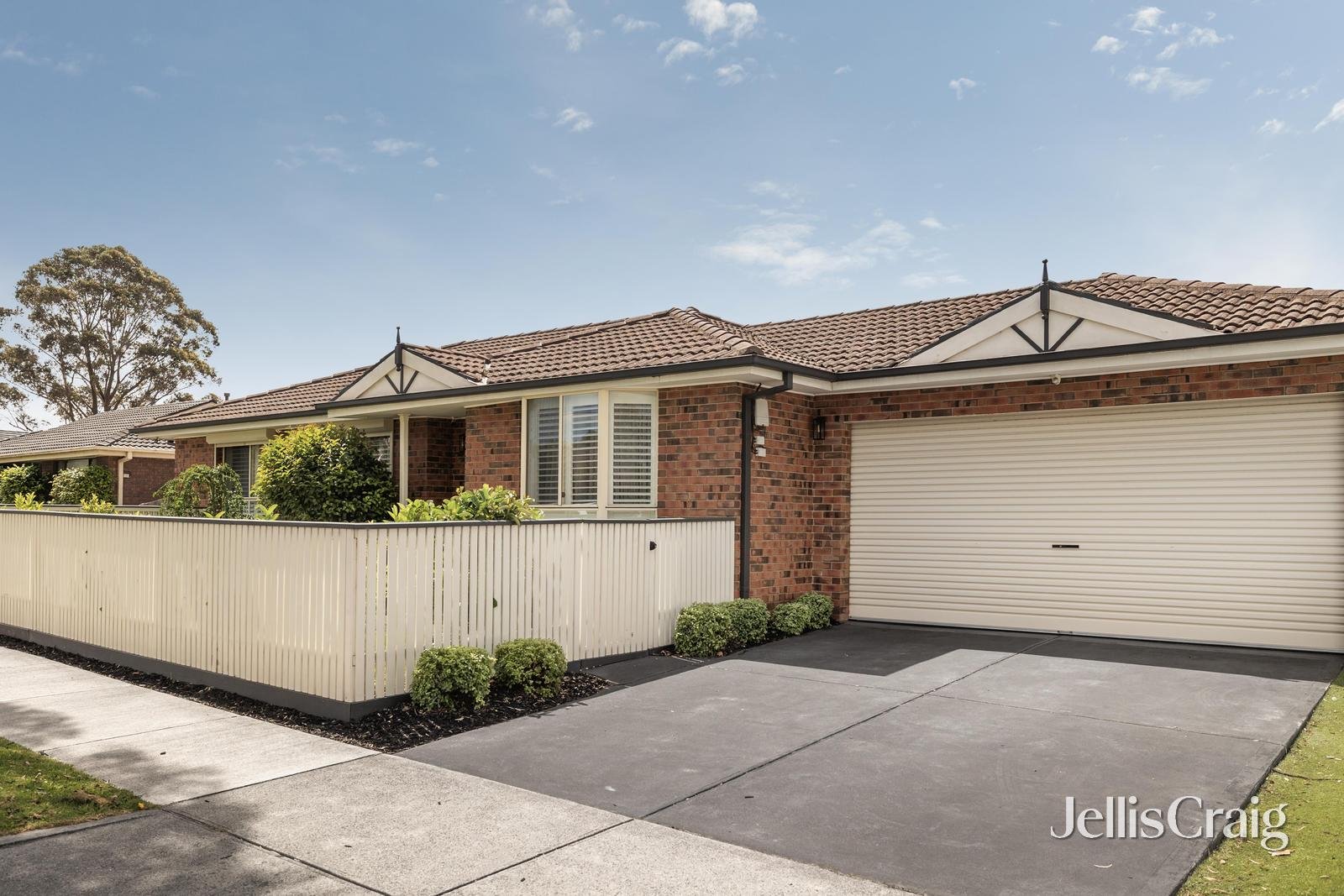 1/17 Quarry Road, Mitcham image 2