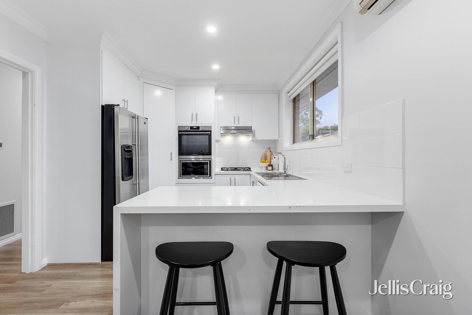 1/17 Quarry Road, Mitcham image 4