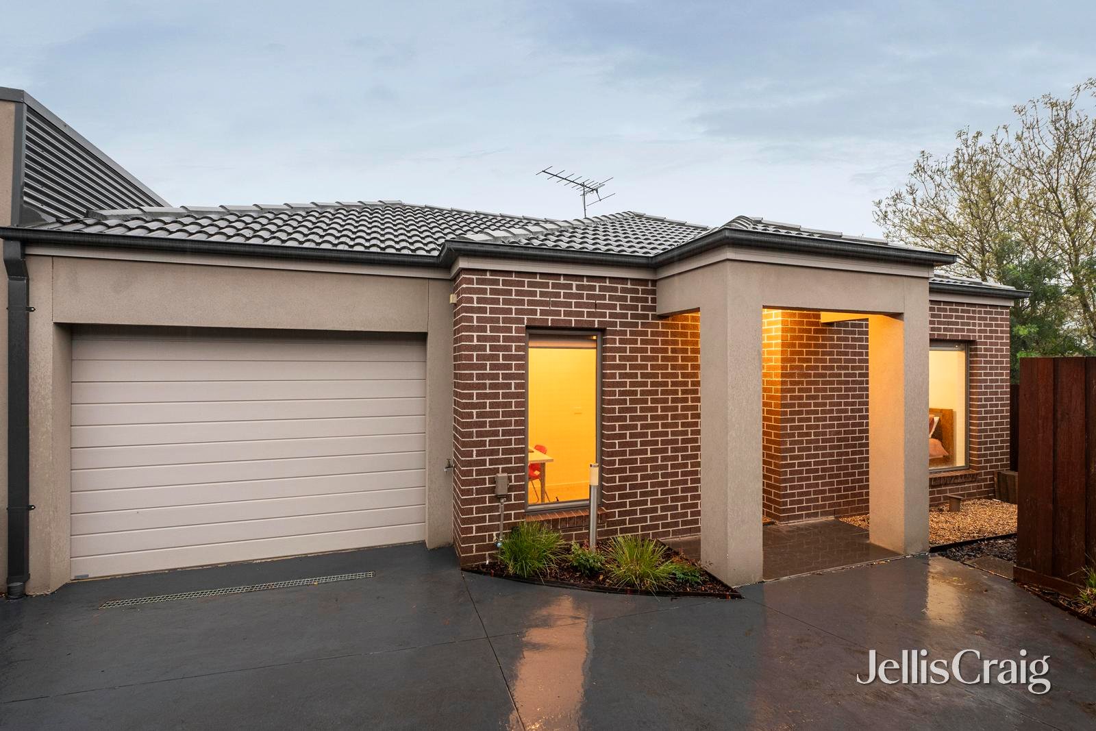 11/7 Ridge Road, Whittlesea image 1