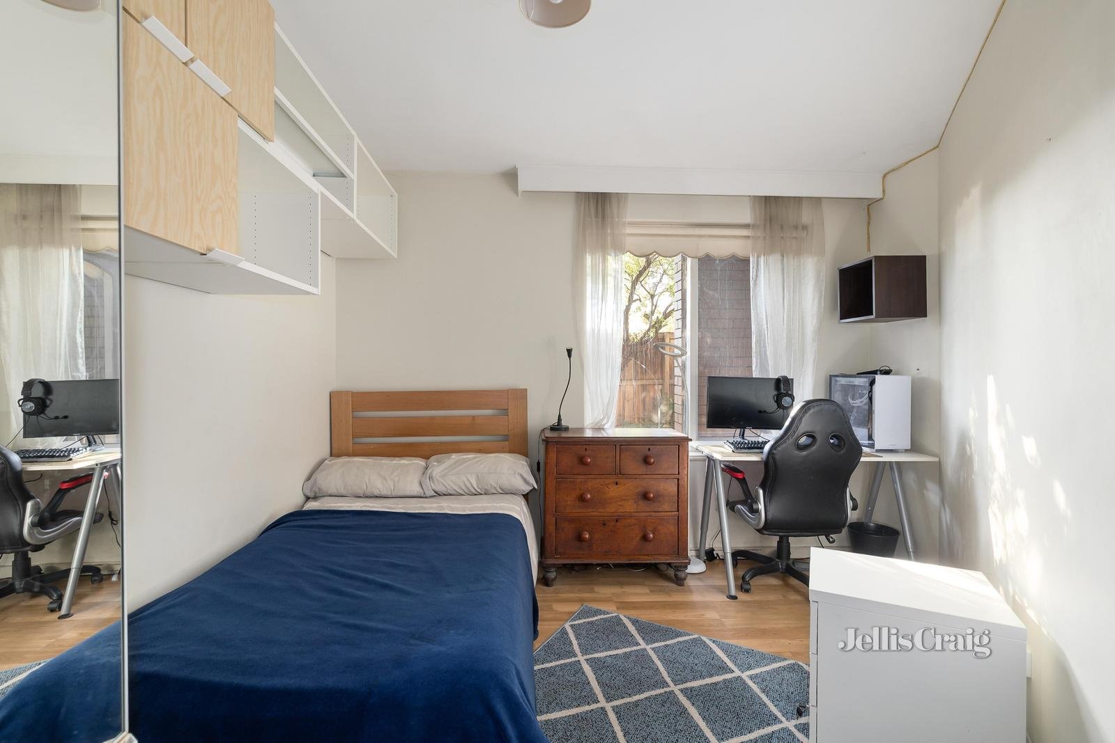 1/17 Roberts Court, Brighton East image 6