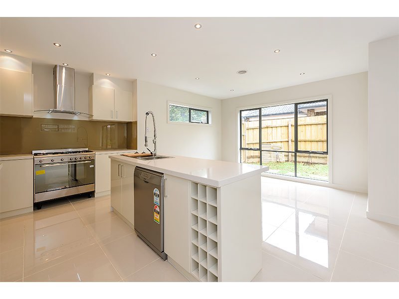 1/17 Thames Street, Box Hill image 2