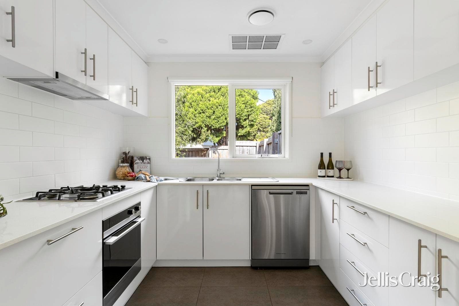 1/17 Toolambool Road, Carnegie image 3