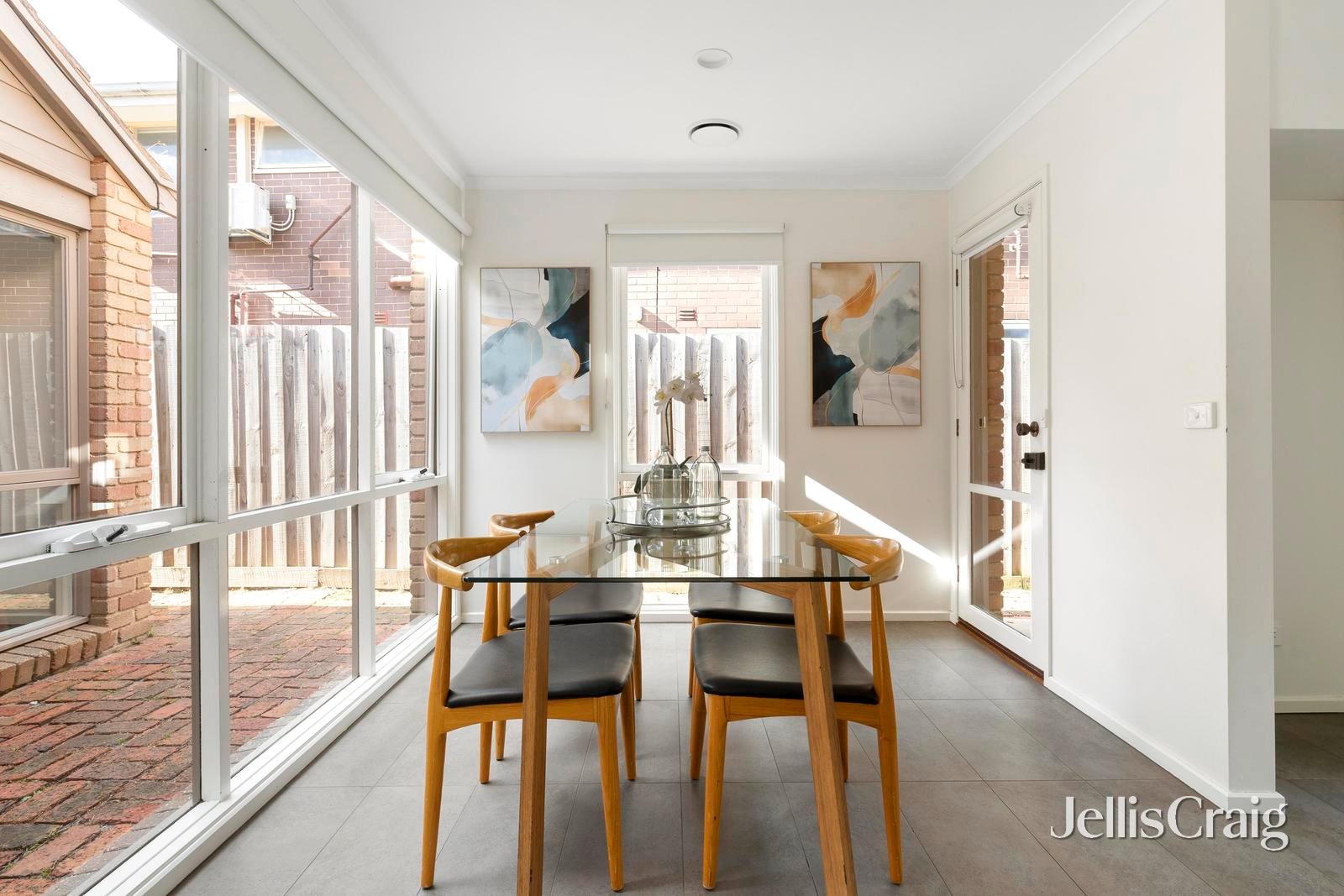 1/17 Toolambool Road, Carnegie image 4