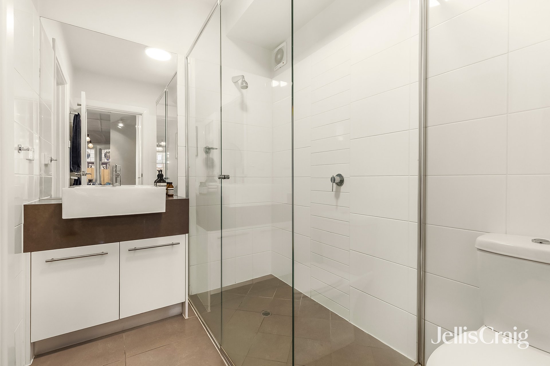 1/17 Vautier Street, Elwood image 5