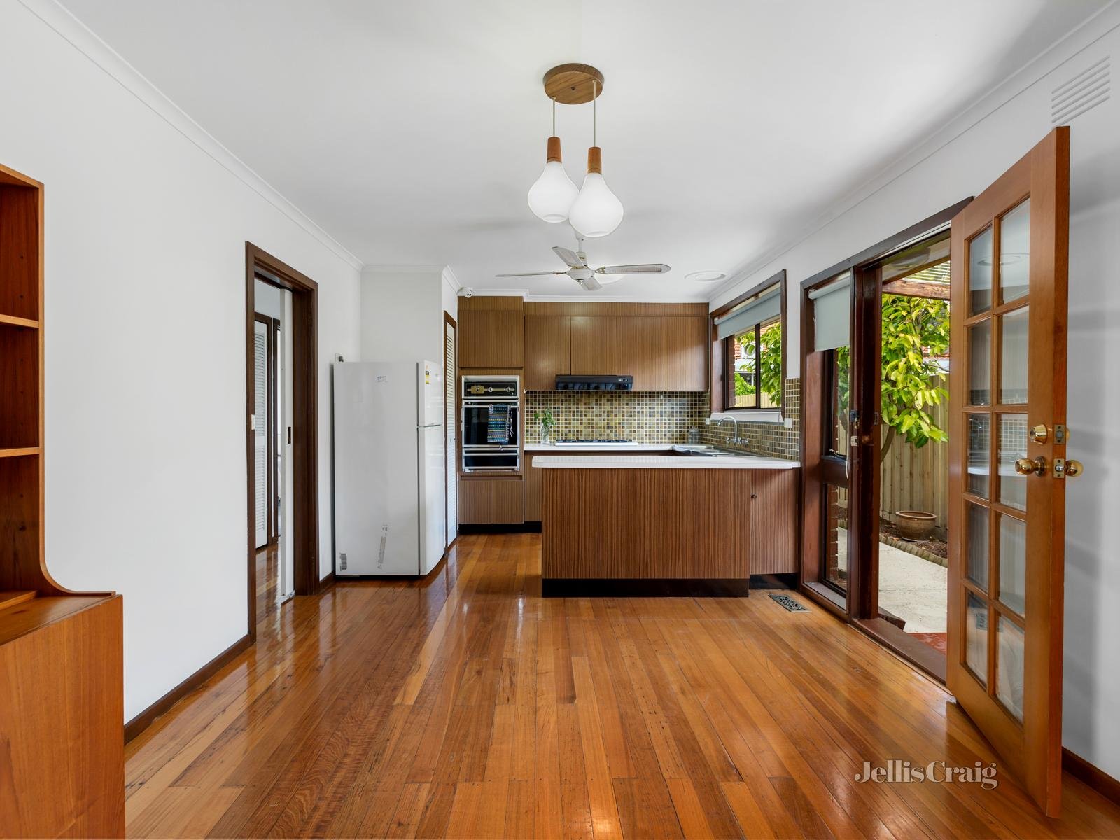 1/17 Victoria Street, Doncaster image 3