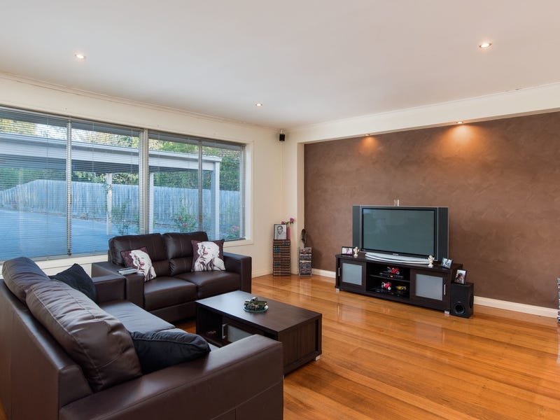 1/17 Wimbledon Court, Mooroolbark image 2