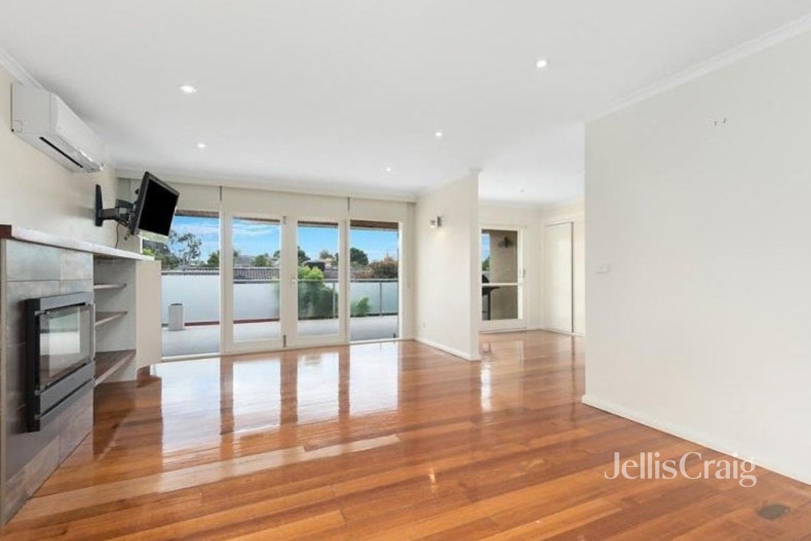 1/170 Hawdon Street, Heidelberg image 2