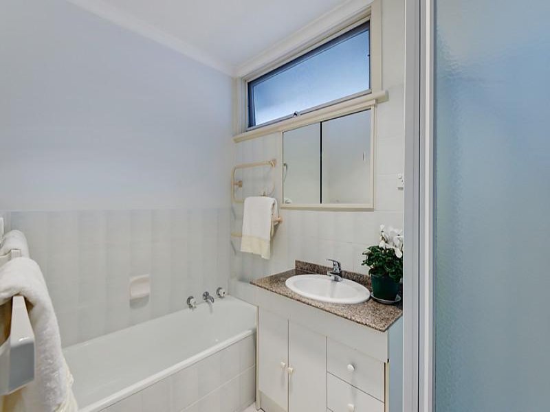 1/172 Mont Albert Road, Canterbury image 7