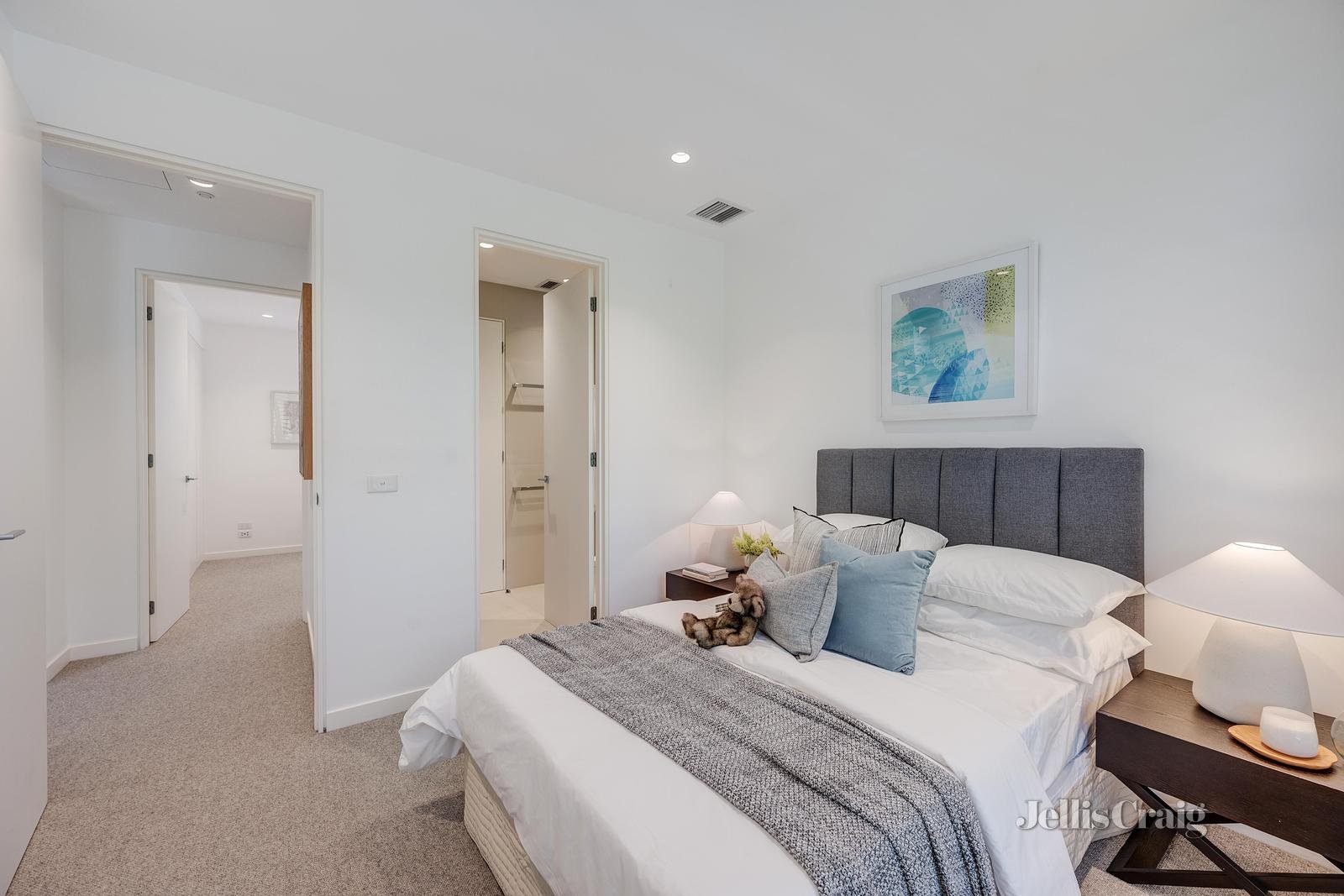 1/172 Prospect Hill Road, Canterbury image 12