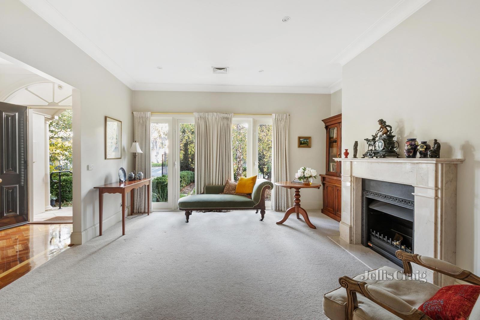 1/172 Wattle Valley Road, Camberwell image 3